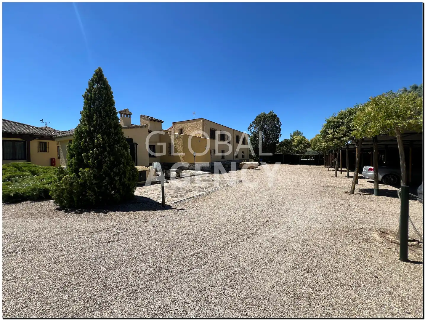 Vista exterior de Finca rústica en venda en Chinchón amb Aire condicionat, Calefacció i Jardí privat