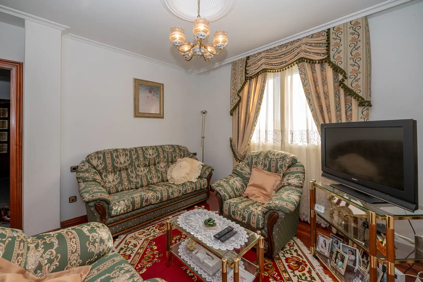 Sala d'estar de Casa o xalet en venda en Xinzo de Limia amb Piscina i Moblat