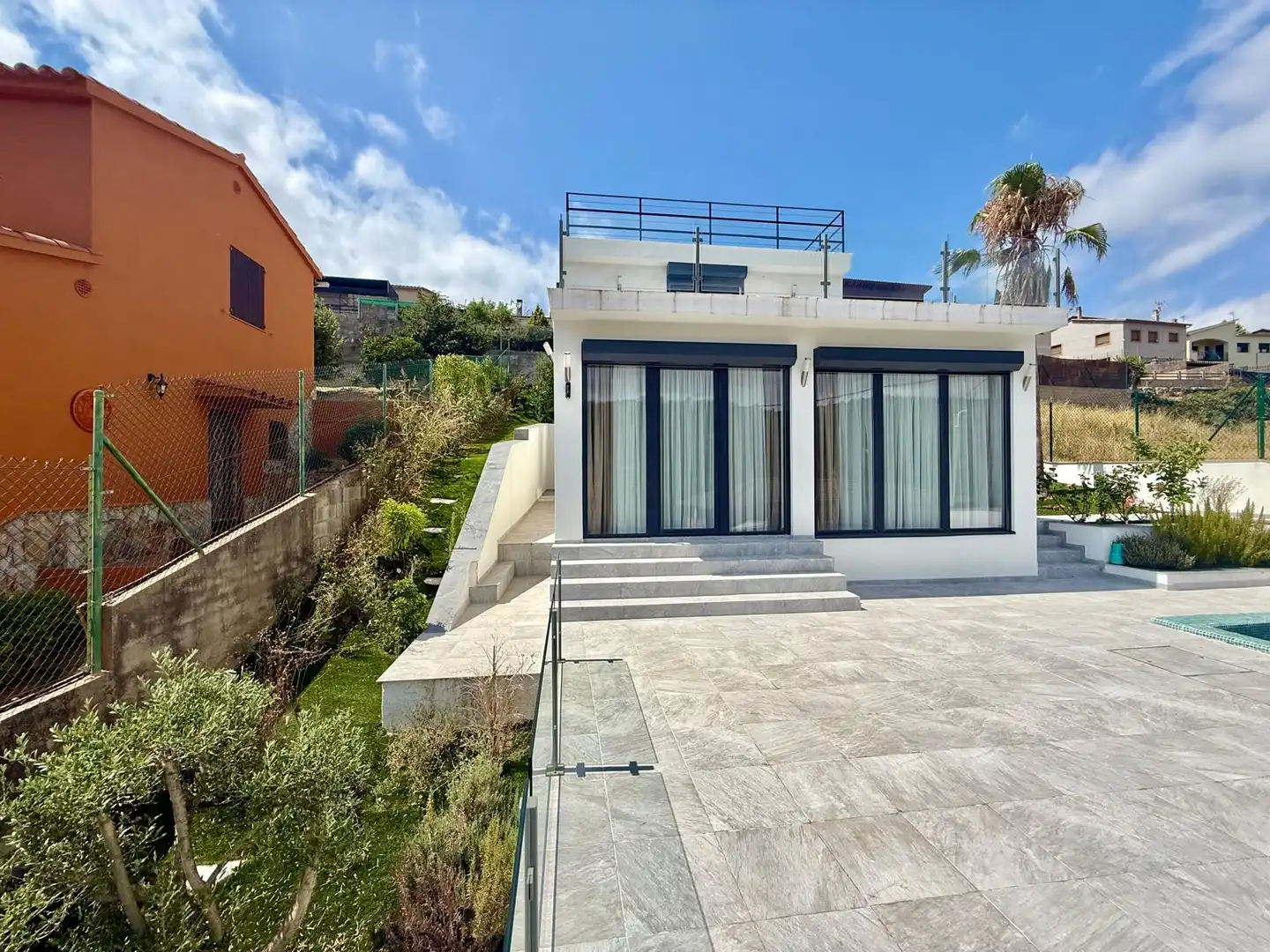 Vista exterior de Casa o xalet en venda en Tordera amb Aire condicionat, Calefacció i Jardí privat