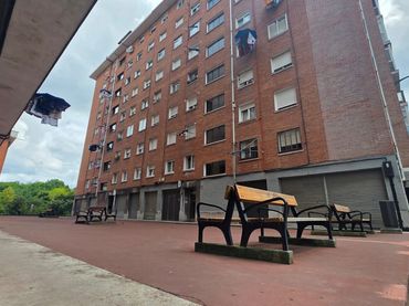 Piso con ascensor en venta en Calle Larraskitu