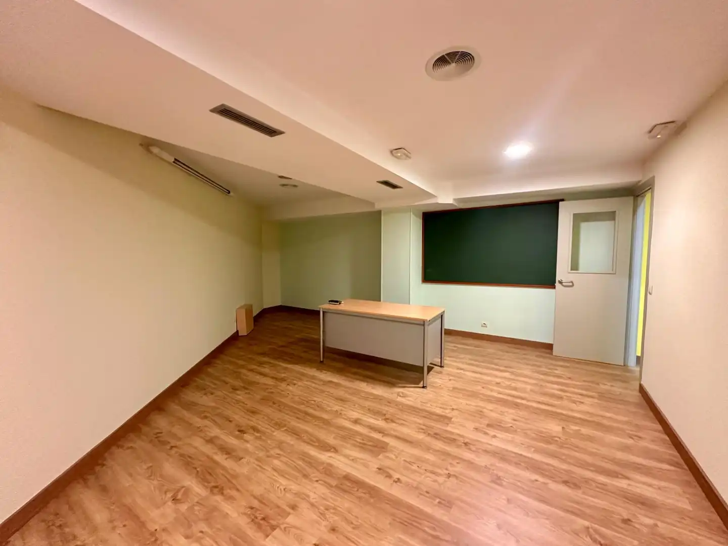 Local comercial en alquiler en Avenida de Valdés, imagen 22