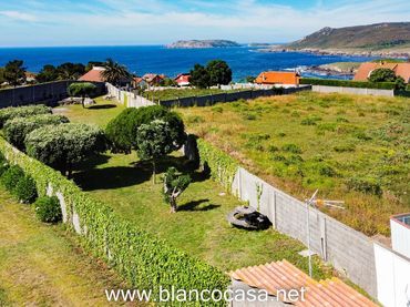Casa rústica amb jardí en venda a Malpica de Bergantiños