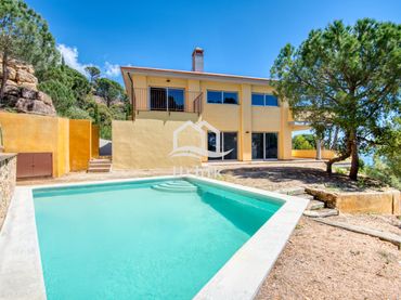 Villa avec piscine à vendre à Carrer de Mas Pei 88