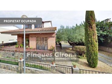 Casa con jardín en venta en Calle Martí Bruguera