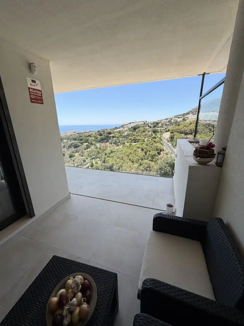 Apartamento con piscina en venta en Arroyo de la Miel, imagen 2