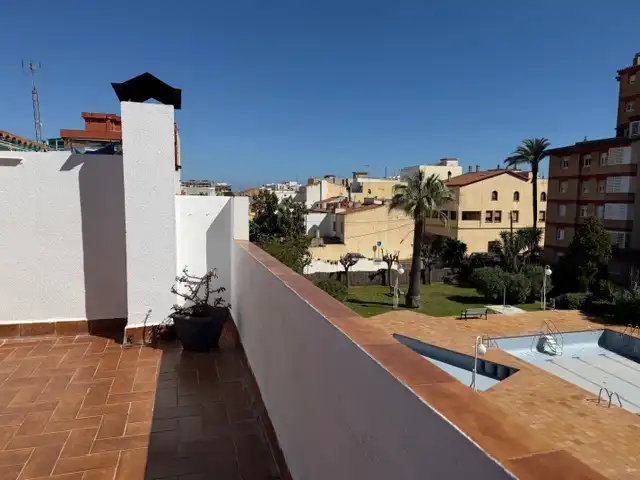 Vista exterior de Casa adosada de alquiler en Vilassar de Mar con Aire acondicionado, Calefacción y Jardín privado