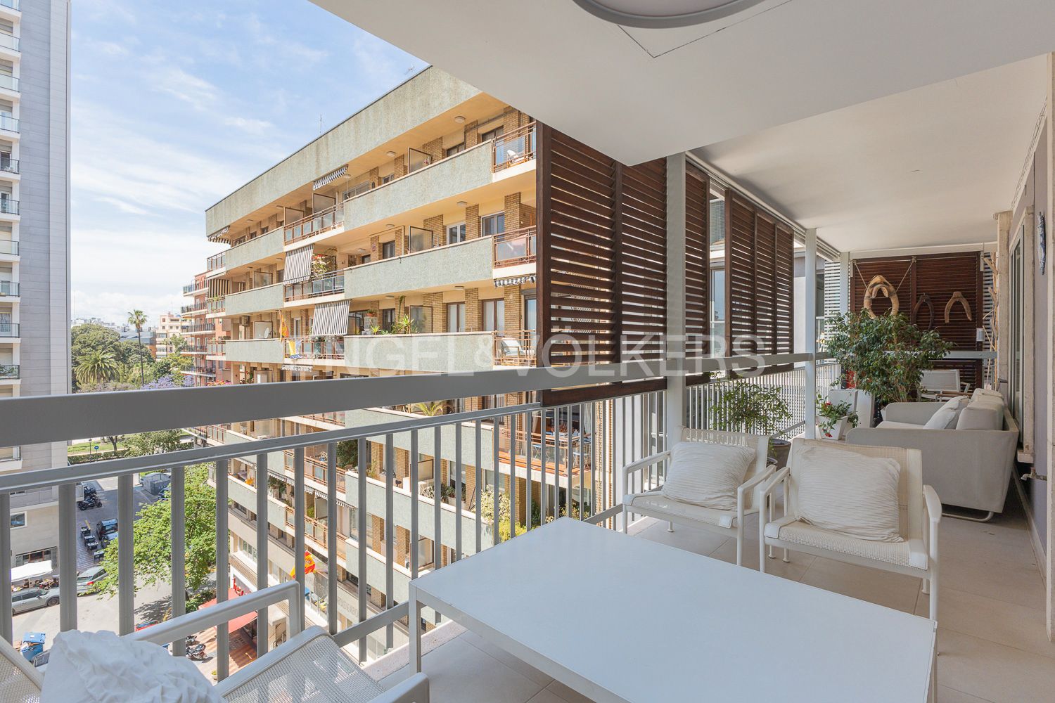 Exterior view of Apartment for sale in  Valencia Capital  with Air Conditioner, Heating and Parquet flooring