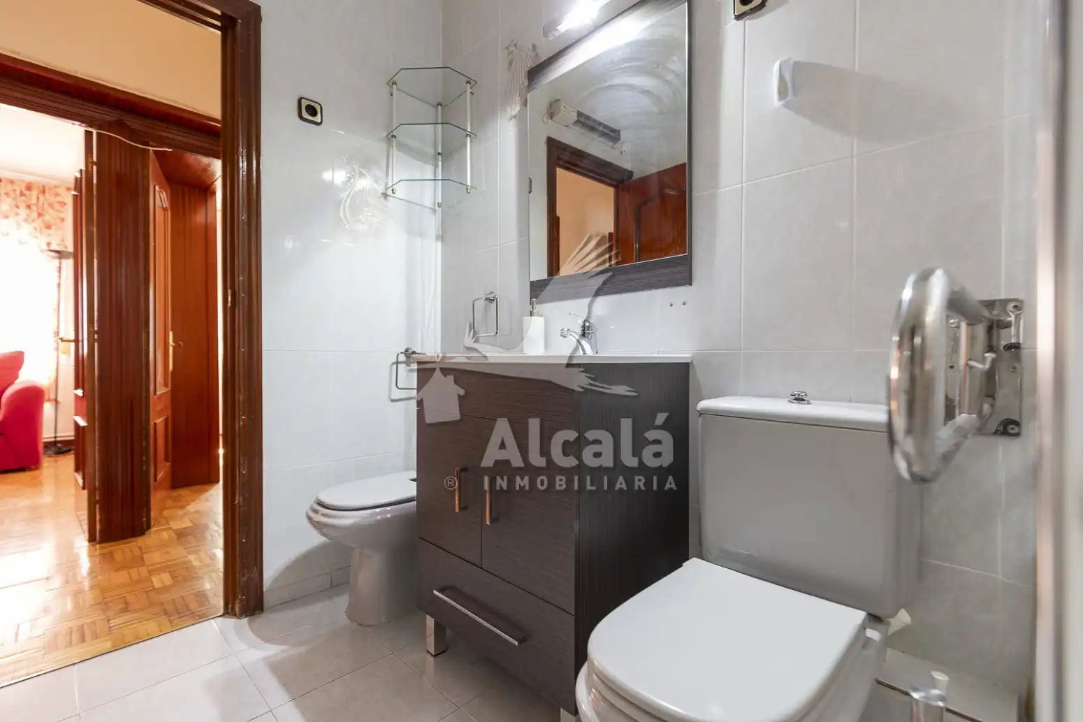 Bathroom of Flat for sale in Alcalá de Henares  with Air Conditioner, Heating and Parquet flooring