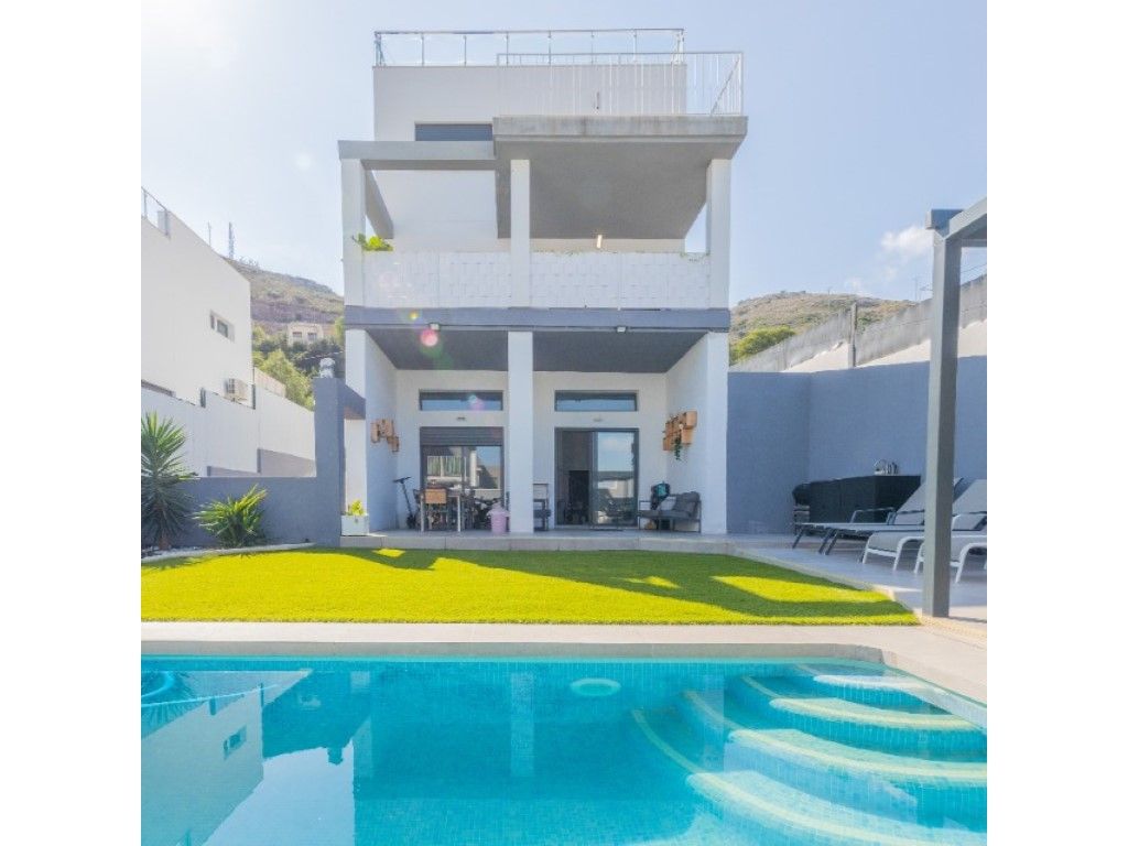 Swimming pool of House or chalet for sale in Chiva