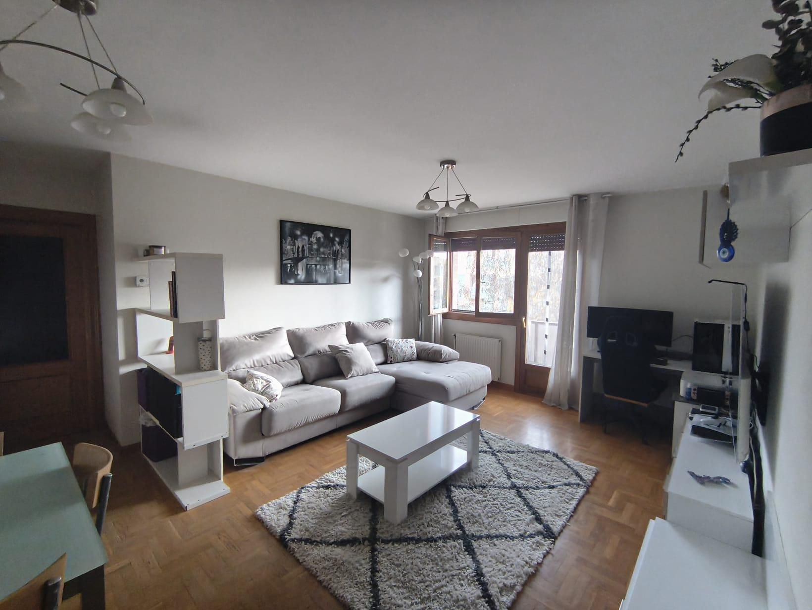 Living room of Flat for sale in  Pamplona / Iruña  with Heating, Private garden and Parquet flooring