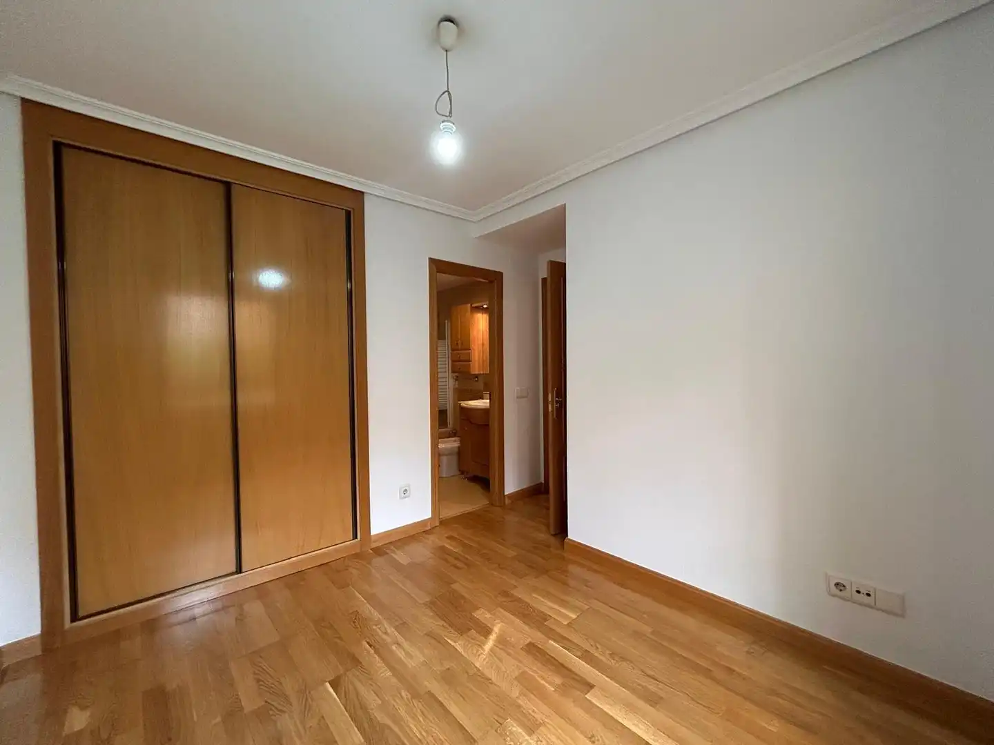 Schlafzimmer von Wohnung zum Verkauf in Madrid mit Klimaanlage, Heizung und Gemeinschaftspool