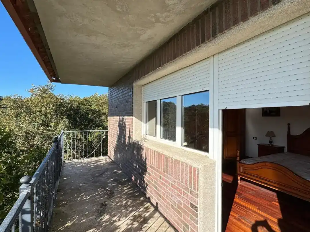 Terrassa de Casa o xalet en venda en Cangas  amb Aire condicionat i Balcó
