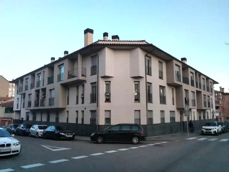 Wohngebäude zum Verkauf in Carrer del Ter, Manlleu, Spain