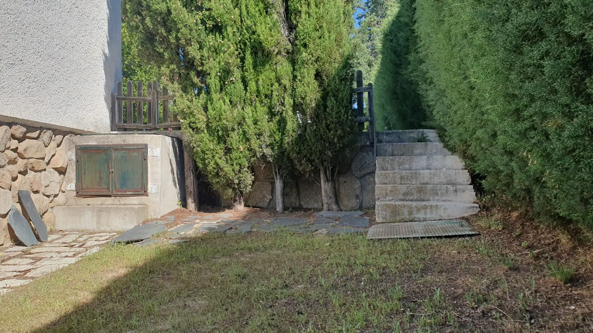 Vista exterior de Casa o xalet en venda en Valdemorillo amb Calefacció, Jardí privat i Terrassa