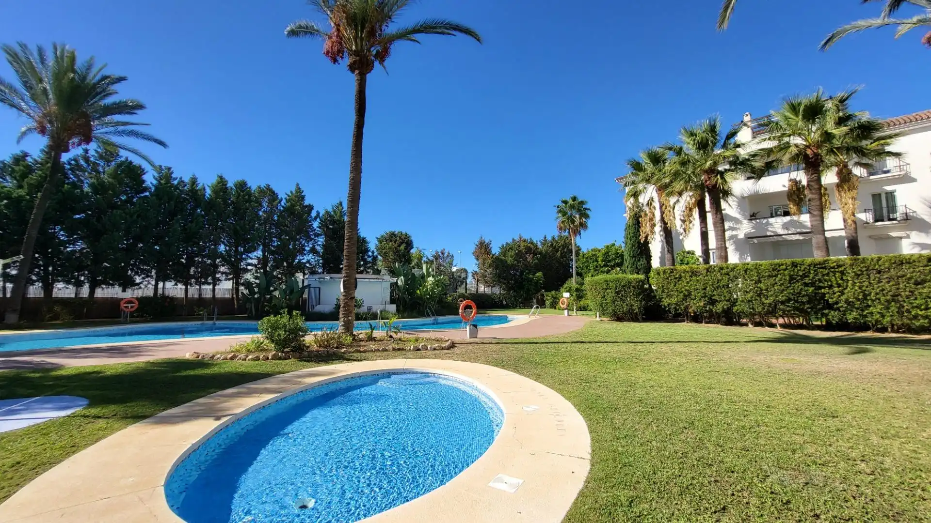 Apartamento con terraza en venta en Nueva Andalucía, imagen 4