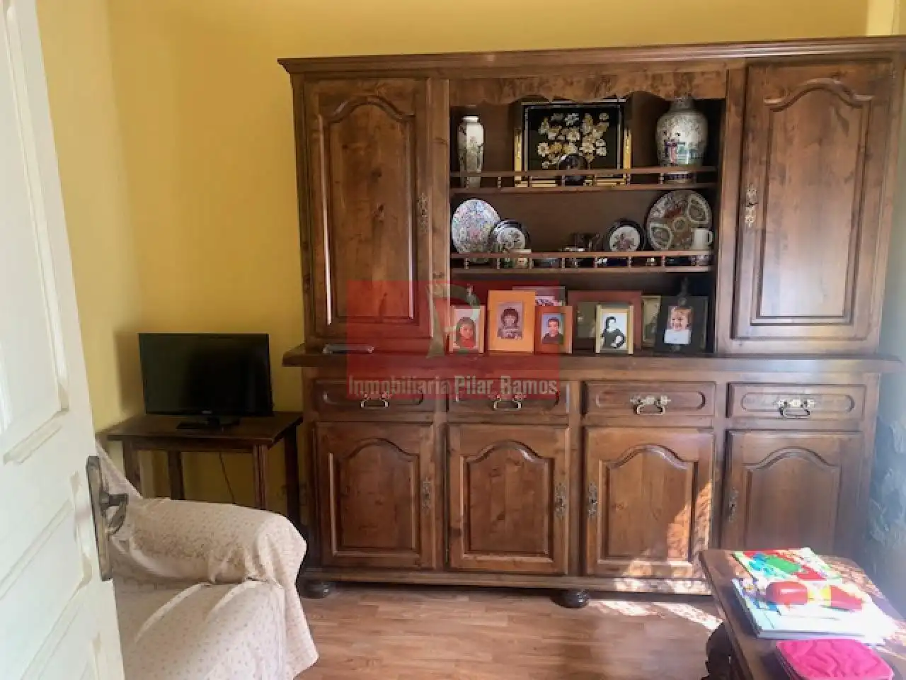 Sala d'estar de Casa o xalet en venda en San Andrés del Rabanedo amb Calefacció, Jardí privat i Parquet