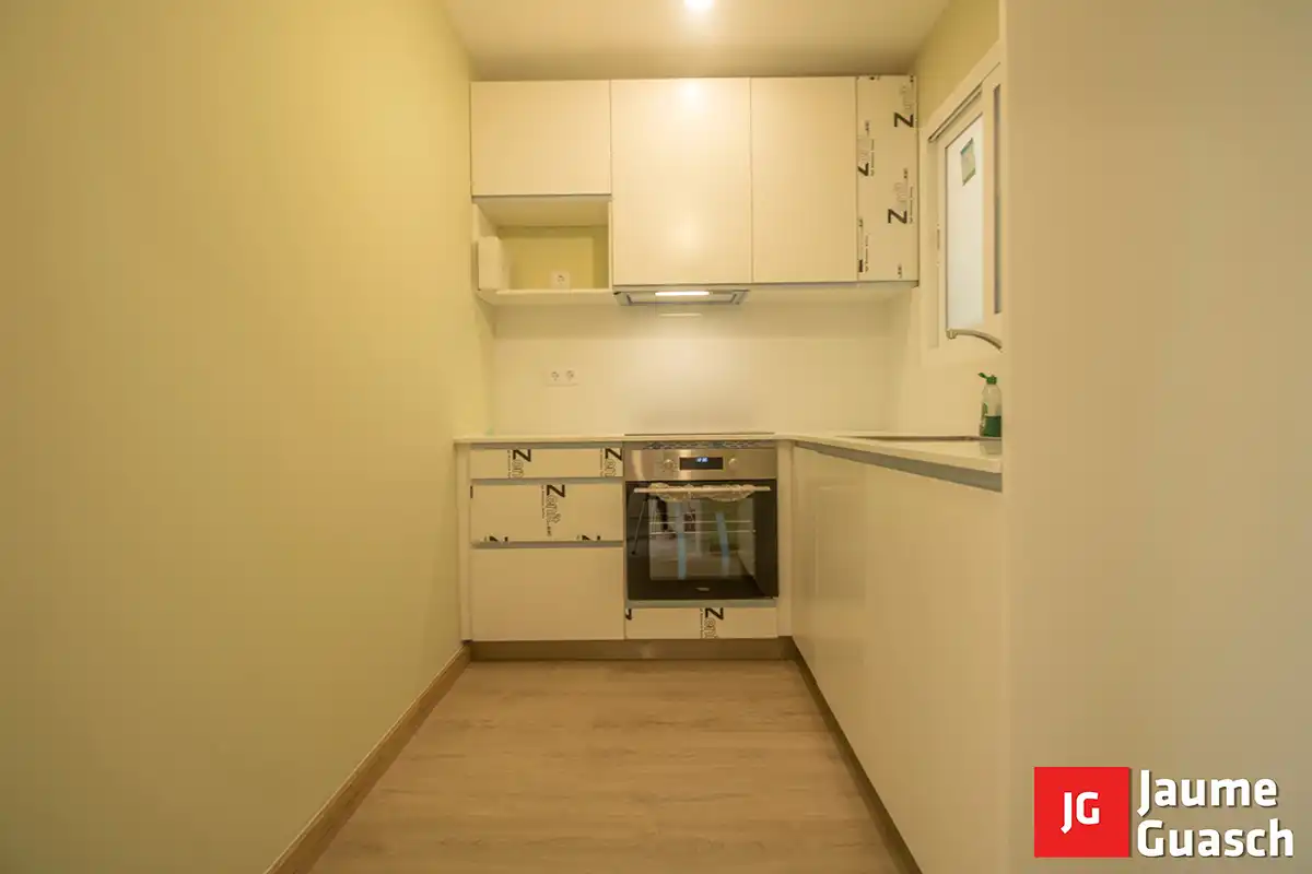 Küche von Wohnung zum Verkauf in Torredembarra mit Klimaanlage, Heizung und Parkett