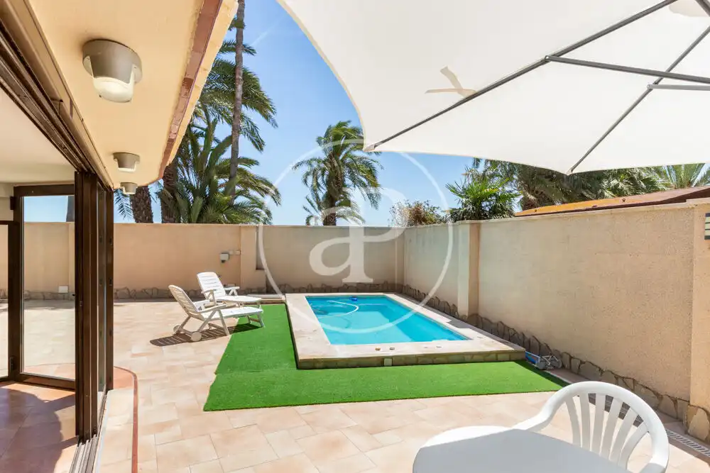 Piscina de Casa o chalet de alquiler en La Pobla de Farnals con Aire acondicionado, Calefacción y Jardín privado