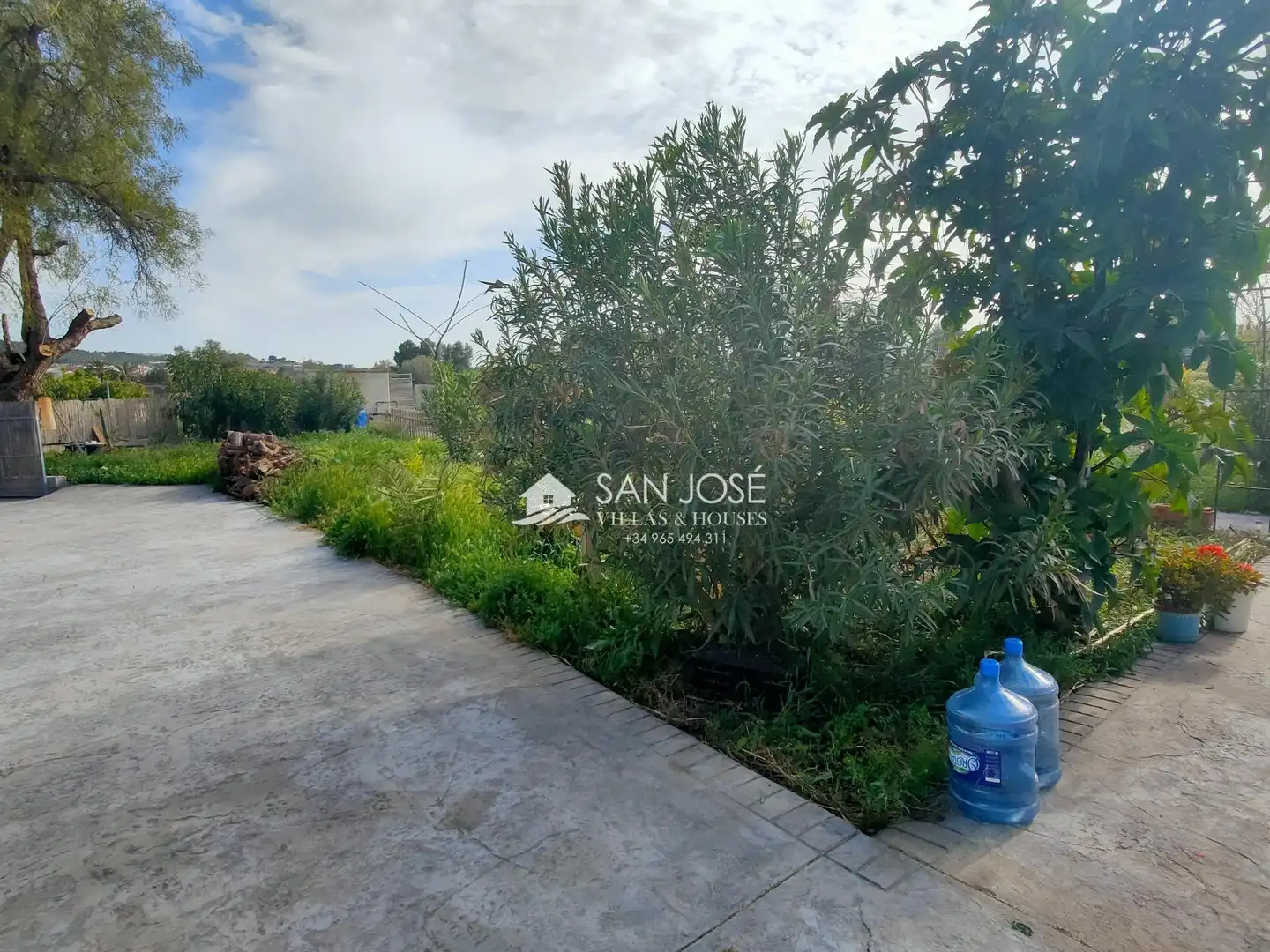 Casa o chalet en venta en Aspe con Jardín privado, Trastero y Amueblado