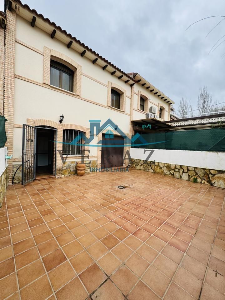 Vista exterior de Casa o xalet en venda en San Román de los Montes amb Terrassa