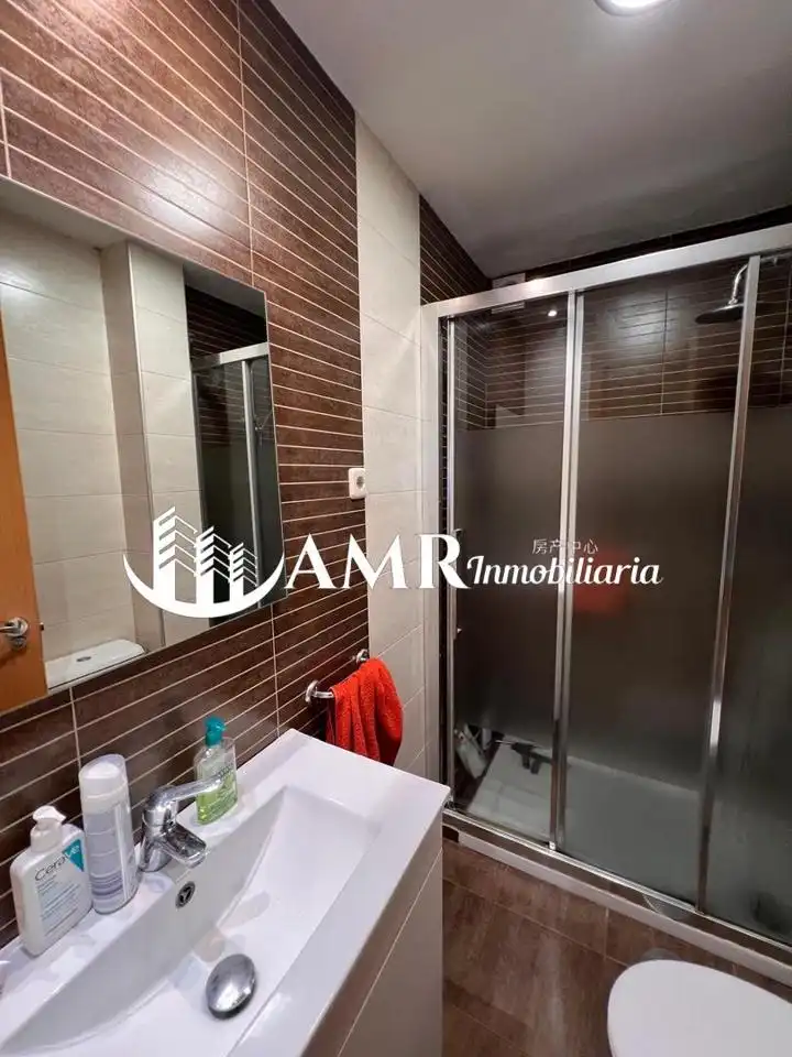 Baño de Piso en venta en Leganés con Calefacción y Alarma
