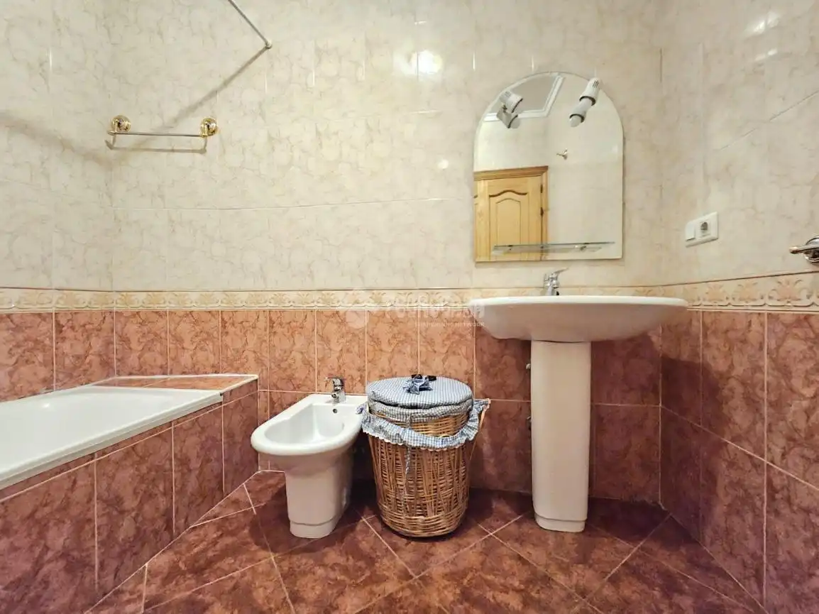 Bany de Pis en venda en Ávila amb Calefacció i Terrassa