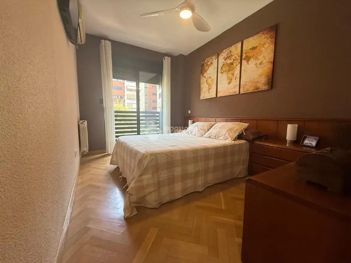 Habitación de Piso en venta en Alcorcón con Aire acondicionado, Terraza y Piscina comunitaria