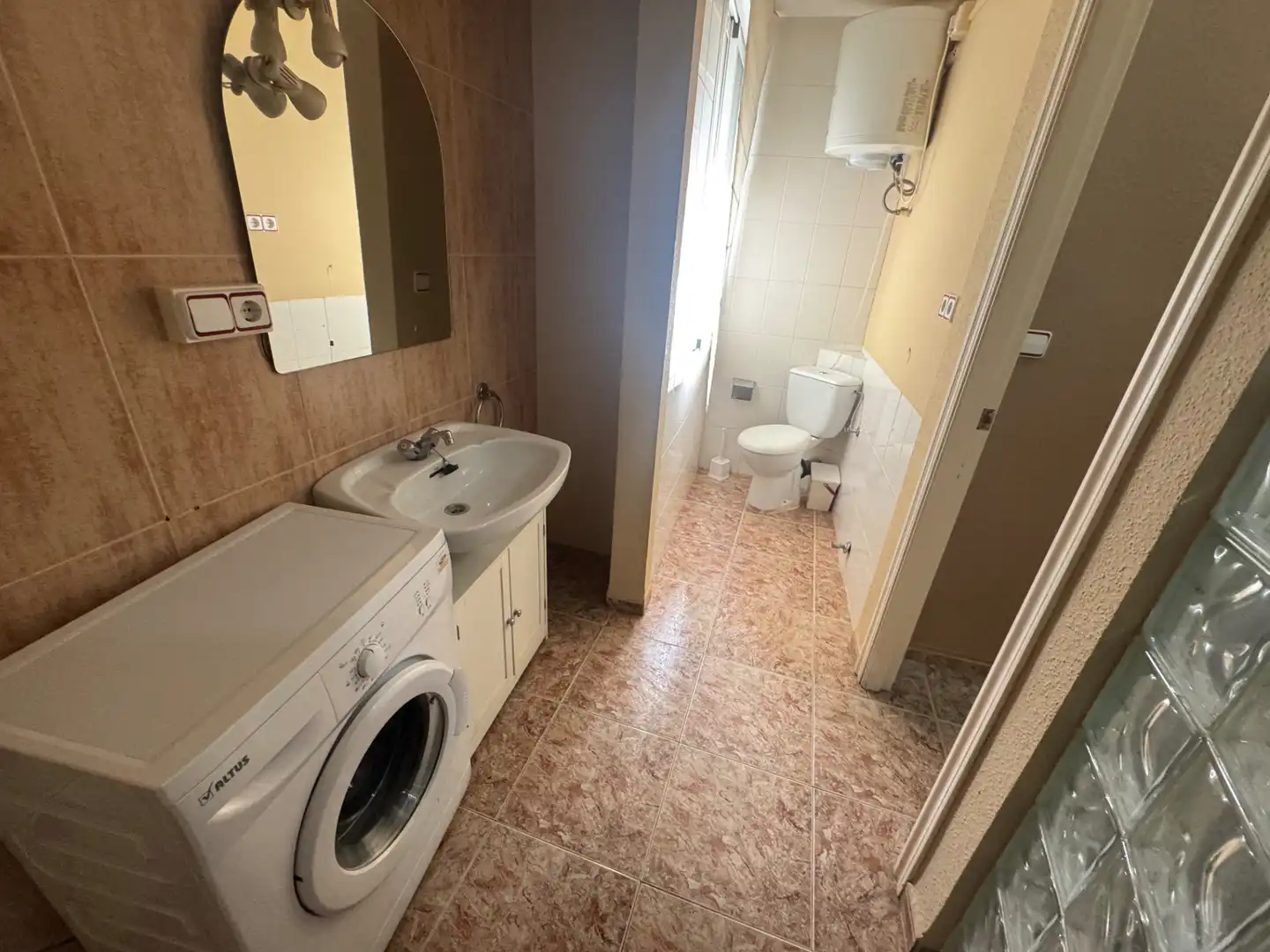 Bany de Pis de lloguer en Jaén amb Aire condicionat, Moblat i Forn