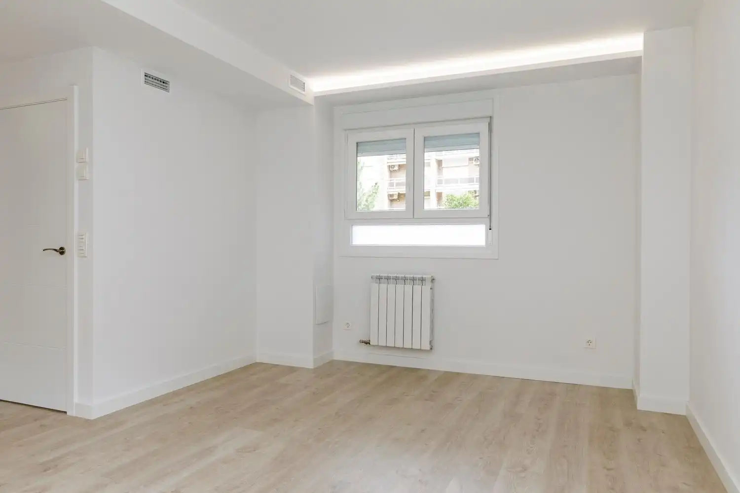 Bedroom of Flat for sale in Zaragoza  with Heating