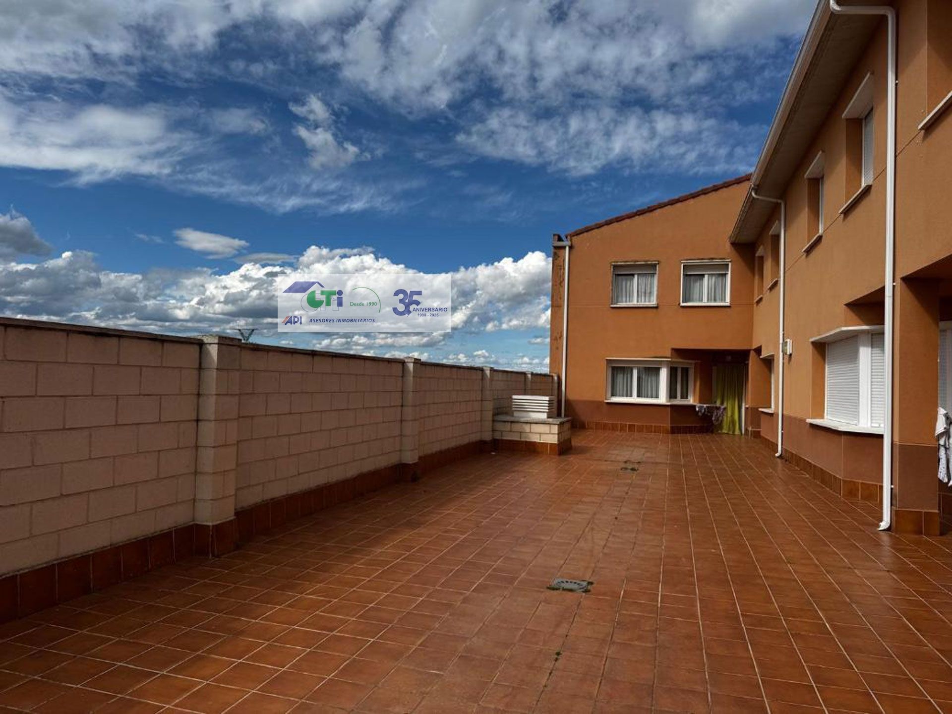 Terrace of House or chalet for sale in Luceni