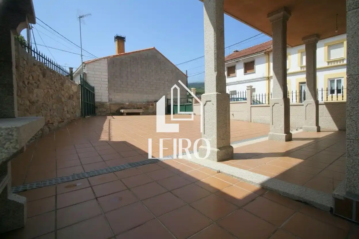 Vista exterior de Casa o chalet en venta en Vilagarcía de Arousa con Calefacción, Terraza y Trastero