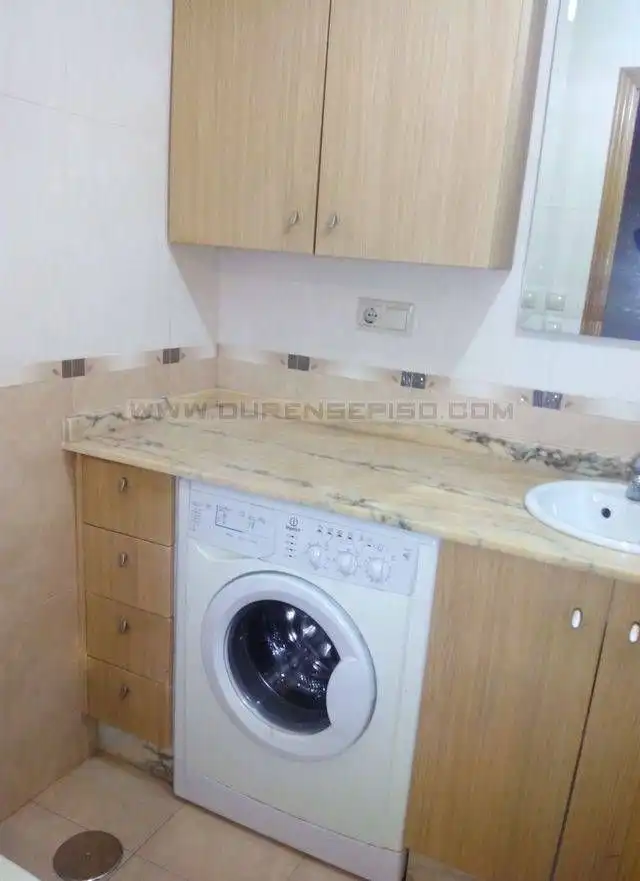 Küche von Wohnung zur Miete in Ourense Capital  mit Heizung, Parkett und Abstellraum