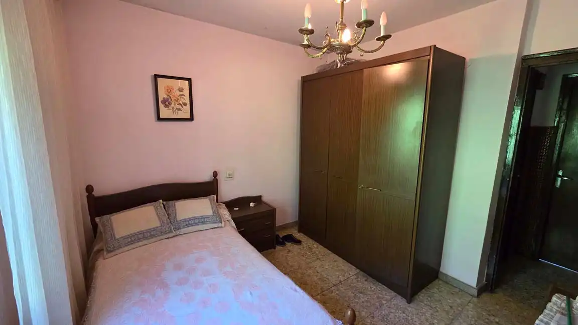 Schlafzimmer von Haus oder Chalet zum Verkauf in Laviana mit Heizung, Privatgarten und Parkett