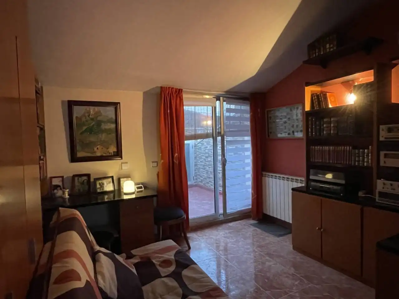 Sala de estar de Piso en venta en Olot con Calefacción, Terraza y Balcón