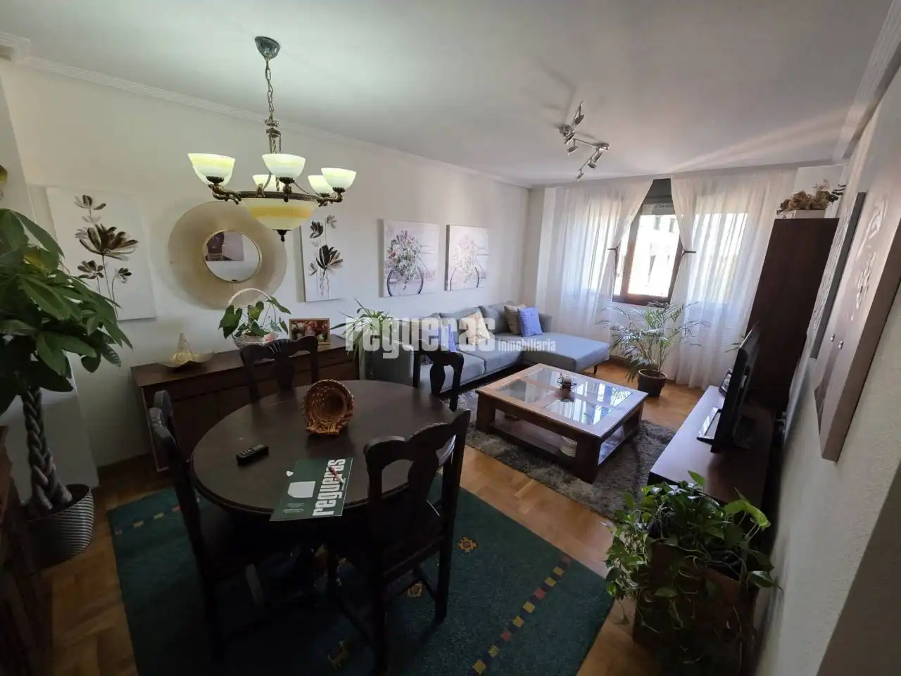 Sala d'estar de Dúplex en venda en Avilés amb Calefacció, Parquet i Terrassa