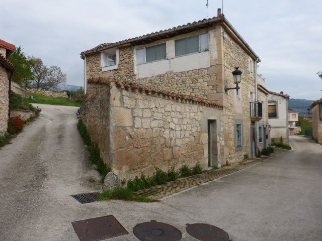 Exterior view of House or chalet for sale in Merindad de Valdivielso  with Terrace