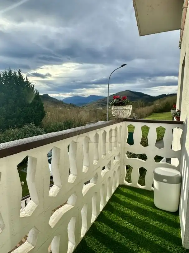Vista exterior de Casa o xalet en venda en Lemoa amb Calefacció, Jardí privat i Moblat