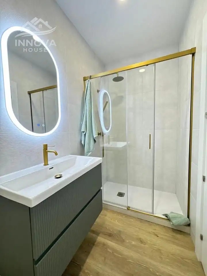 Bathroom of Flat for rent in Segovia  with Air Conditioner, Heating and Terrace