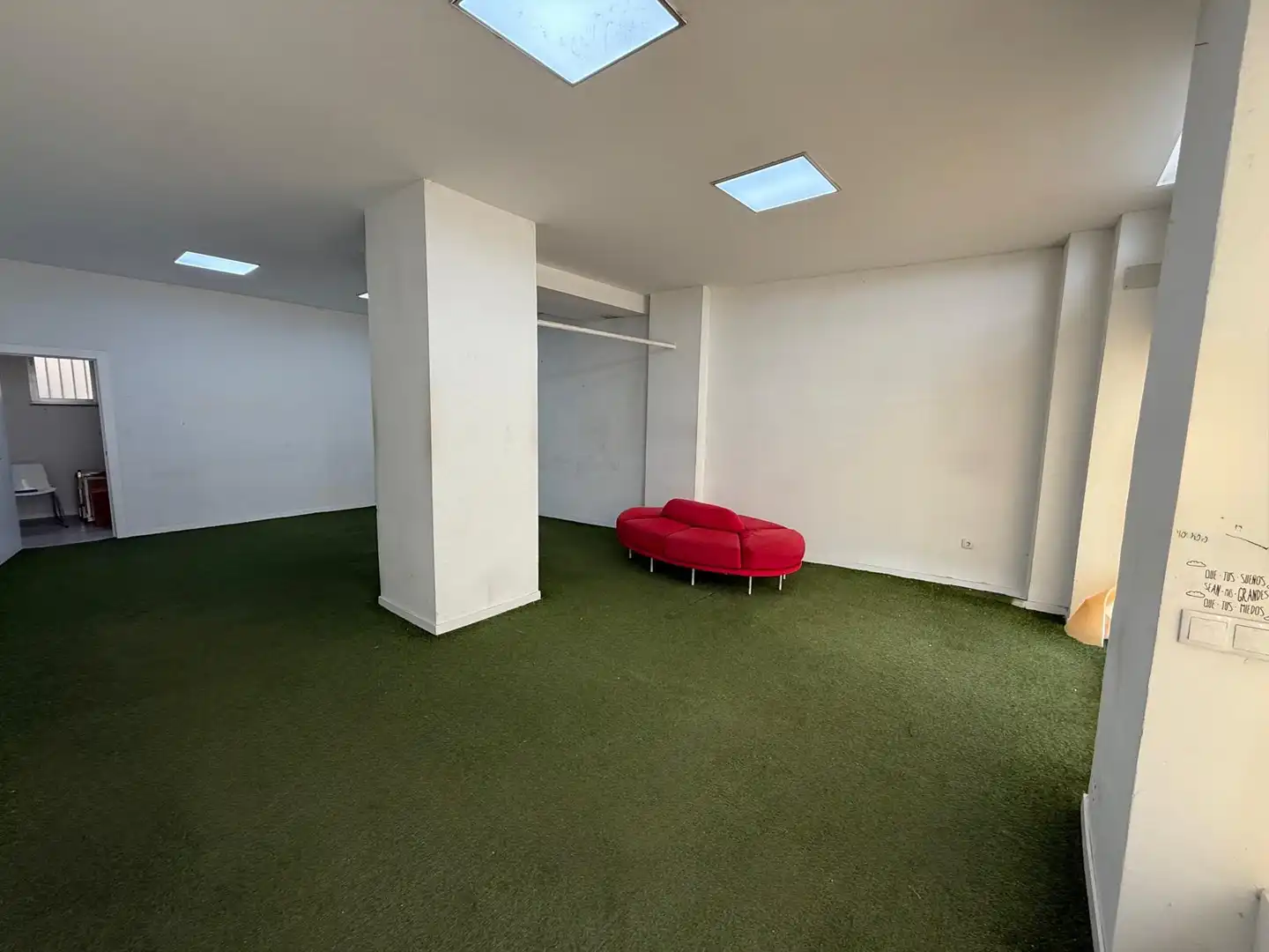 Local comercial en alquiler en Calle Juez Giovanni Falcone, imagen 2
