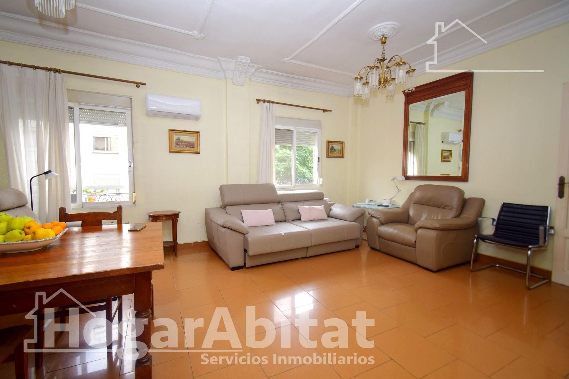 Living room of Flat for sale in  Valencia Capital  with Air Conditioner and Heating