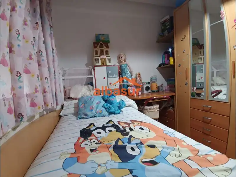 Bedroom of Flat for sale in Córdoba  with Air Conditioner and Heating