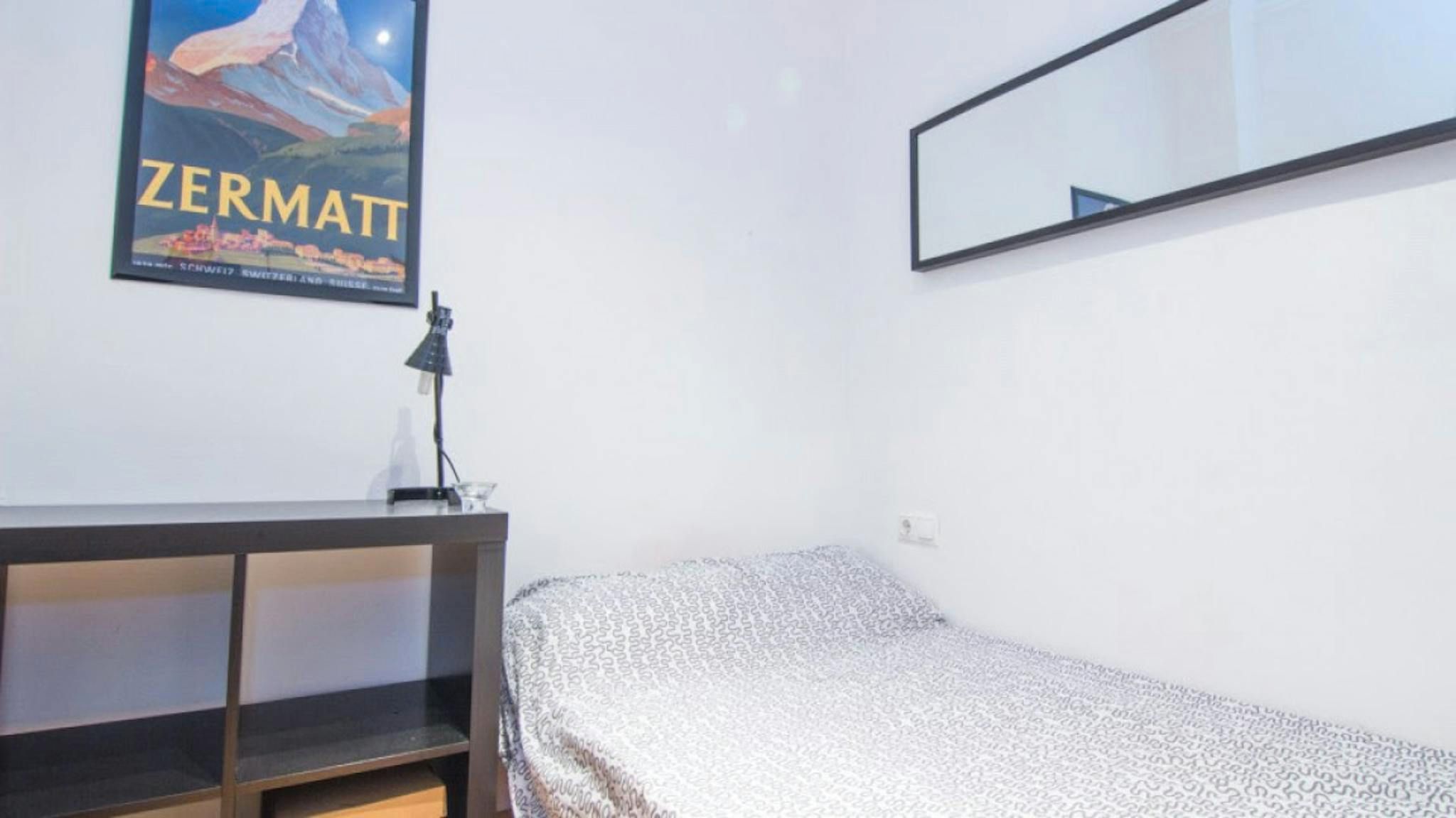 Flat to share in N/A, Gran Via