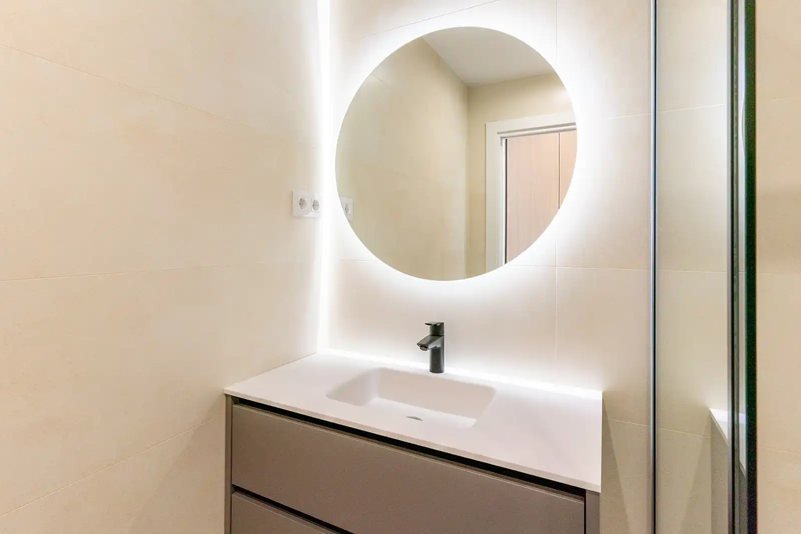 Bathroom of Houses for sale in Sitges  with Air Conditioner, Heating and Private garden