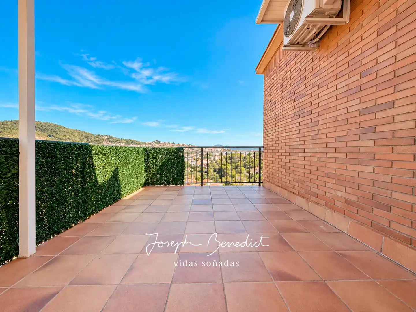 Terrassa de Casa o xalet en venda en Sant Vicenç Dels Horts amb Aire condicionat, Calefacció i Jardí privat