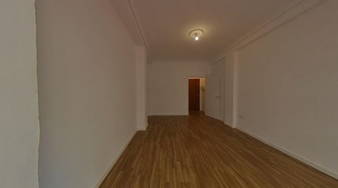 Foto 3 de Piso en venta en C/ Virgen de la Cinta, Los Remedios, Sevilla Capital
