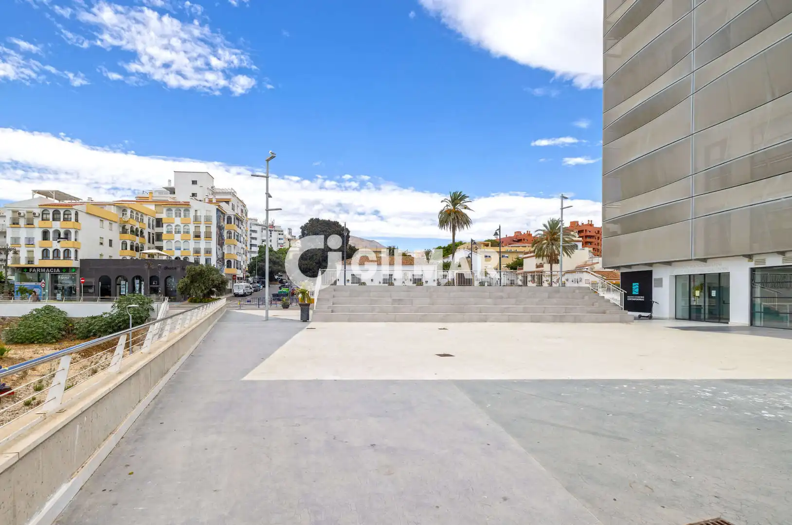 Vista exterior de Àtic en venda en Estepona amb Calefacció i Balcó