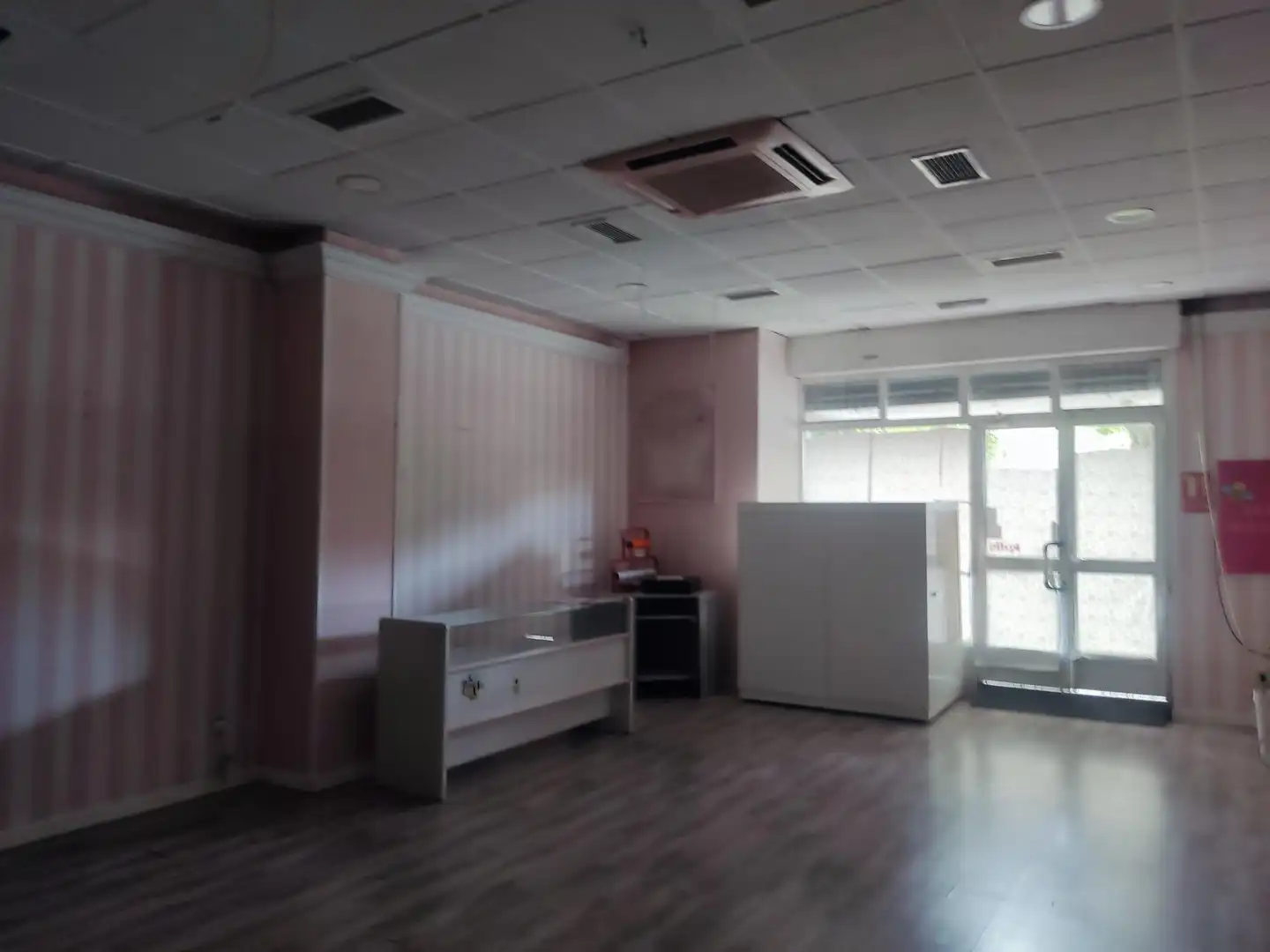 Commercial properties for rent in Granada  with Air Conditioner