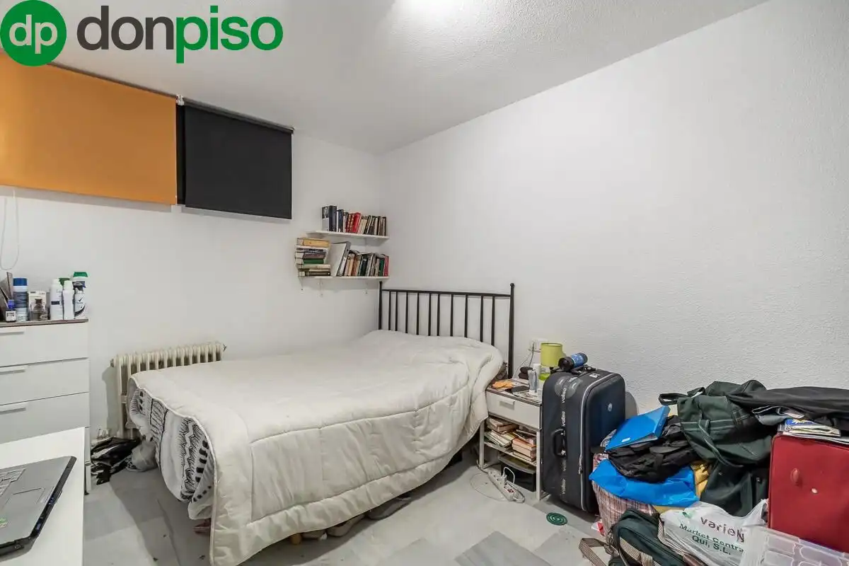Flat for sale in Granada  with Heating and Storage room