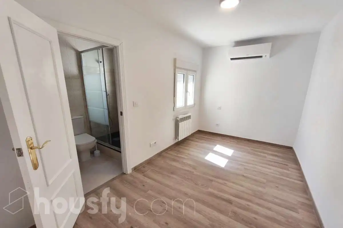 Schlafzimmer von Wohnung zur Miete in Madrid mit Klimaanlage, Heizung und Terrasse