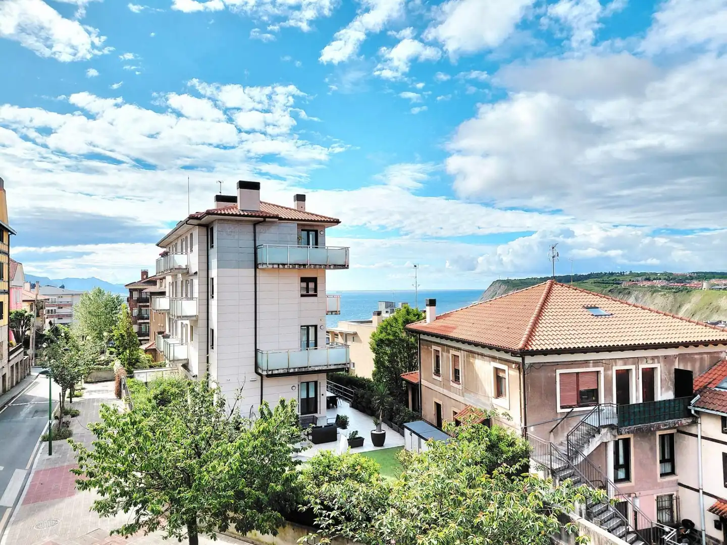 Exterior view of Flat for sale in Getxo   with Heating, Terrace and Storage room